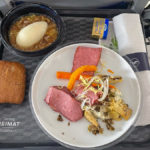 kleines Essen auf dem Flug von Köln nach München / Tasting Heimat - Düsseldorf