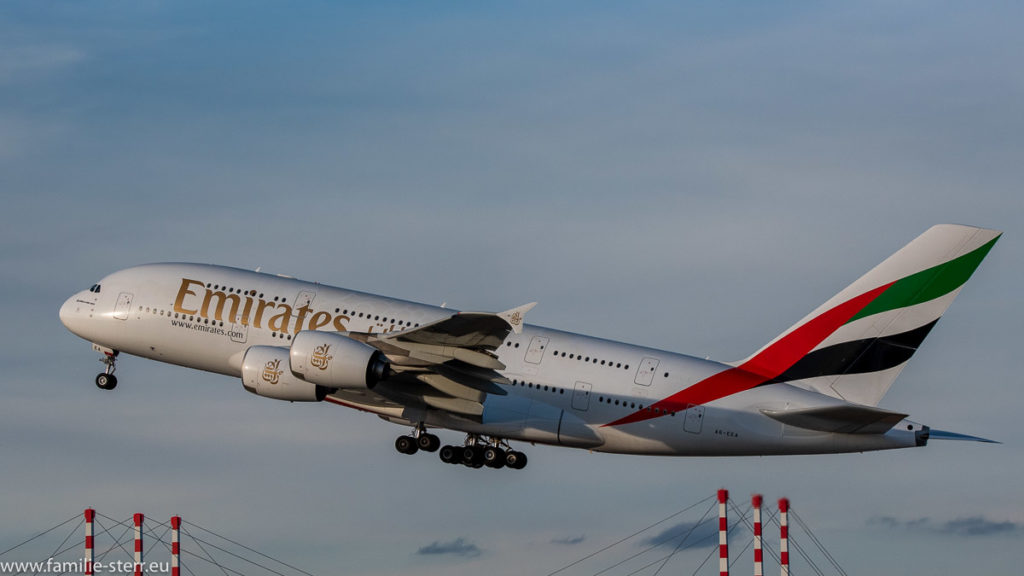 Emirates Airbus A380-861 A6-EEA