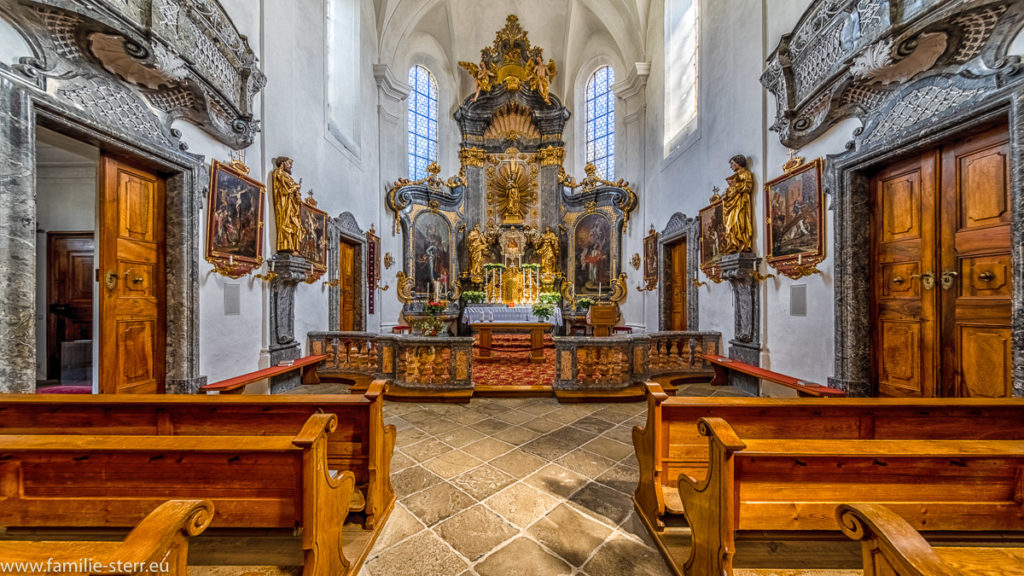 Innenraum der Kirche Maria - Attersee mit Hochaltar