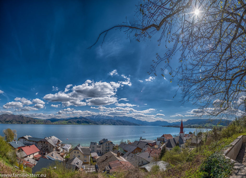 Blick von der Kirche Maria Attersee über den See