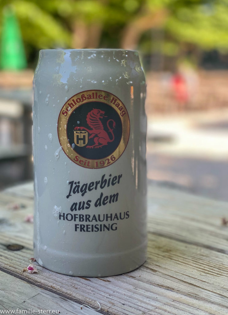 Keferloher - Krug mit Aufdruck Jagerbier im Biergarten Schlossallee Haag in Oberbayern