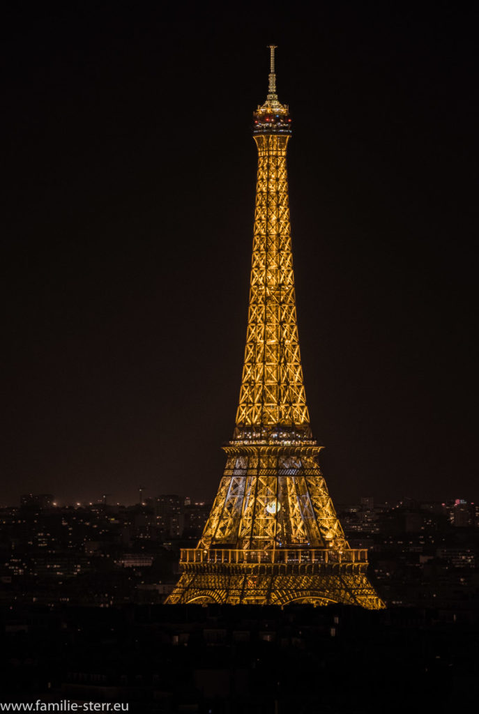 Eiffelturm bei Nacht vom Hyatt Hotel aus gesehen