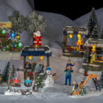 Kinderspielplatz und Verkaufsstände im Christmas Village