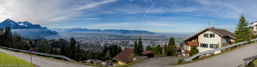 Panorama von Dornbirn und dem Oberrheintal in Vorarlberg im Winter, aber leider ohne Schnee