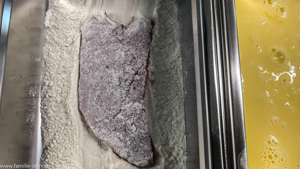 mehliertes Kalbsschnitzel