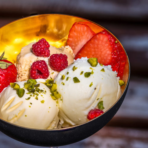 Desserschalte vom Eisch mit Eiscreme von Astrid