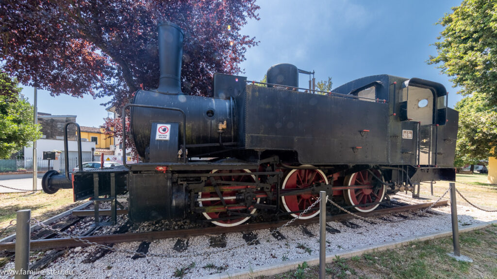 Dampflokomotive aus den Don Camillo - Filmen in Brescello