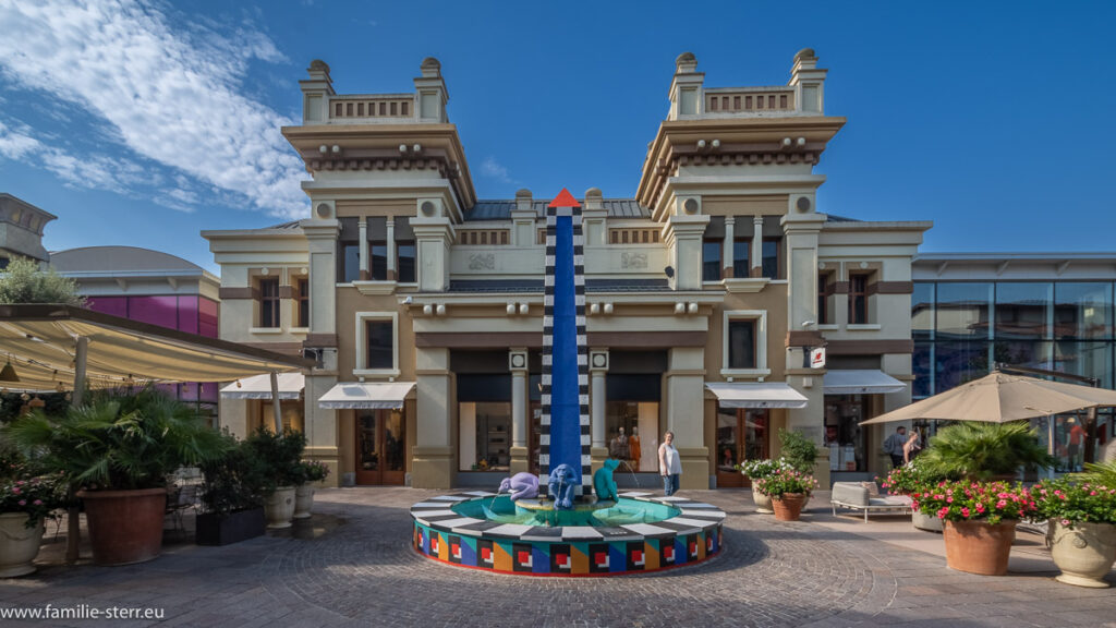 Nachbau der Terme Berziere im Fidenza Shopping - Center