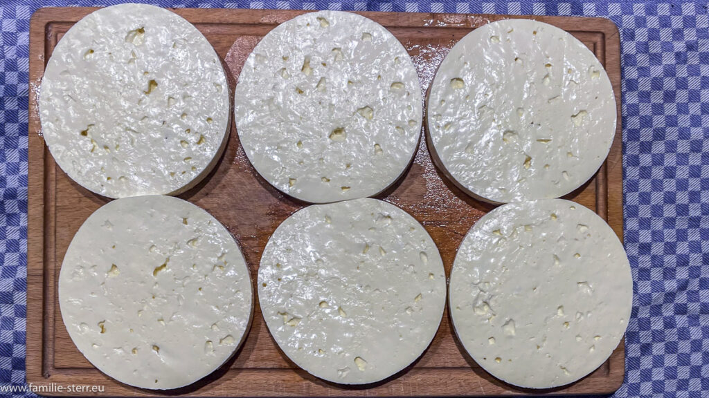 6 Scheiben frisch selbstgemachte Feta - Käse