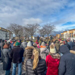 Hallbergmoos ist bunt - Demo am Rathausplatz in Hallbergmoos gegen rechts am 04.02.2024