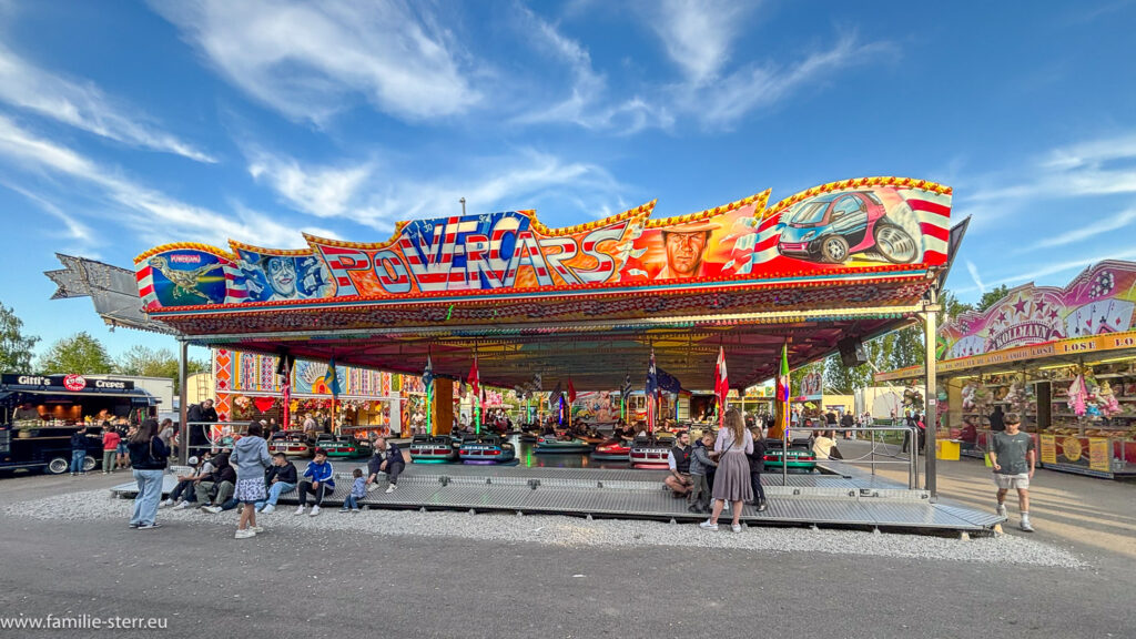 Autoscooter auf dem Volksfest Hallbergmoos