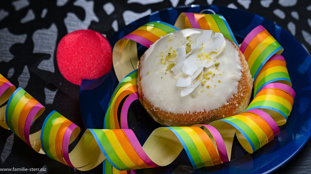 ein Kokos - Krapfen der Bäekerei Neulinger aus München