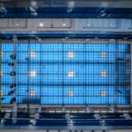 Blick auf das Glasdach der in der Halle E im Gasteig HP8