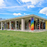 Blick auf die Wandelhalle Stoa 169 bei Polling im Pfaffenwinkl