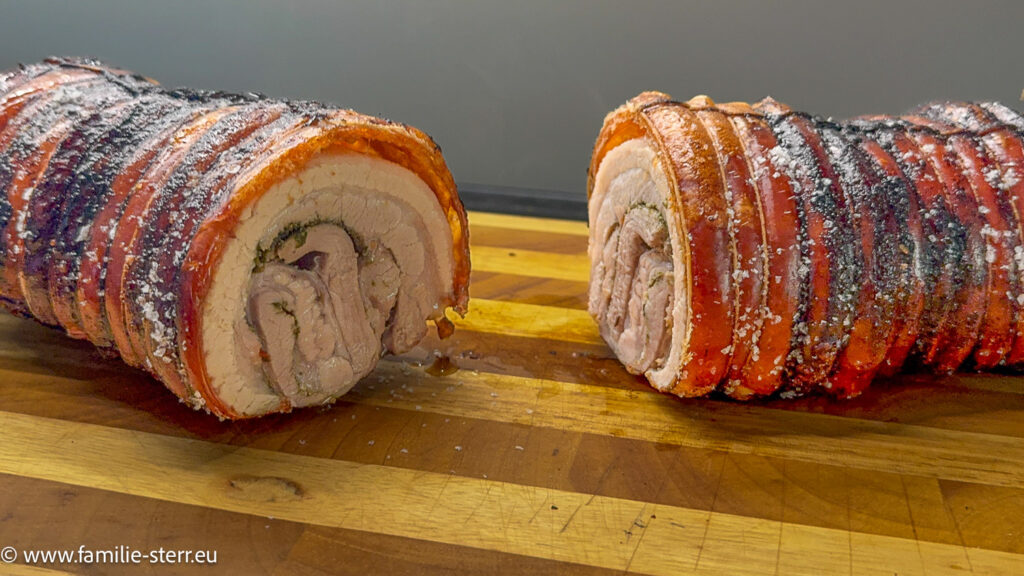 Porchetta vom Grill, frisch aufgeschnitten