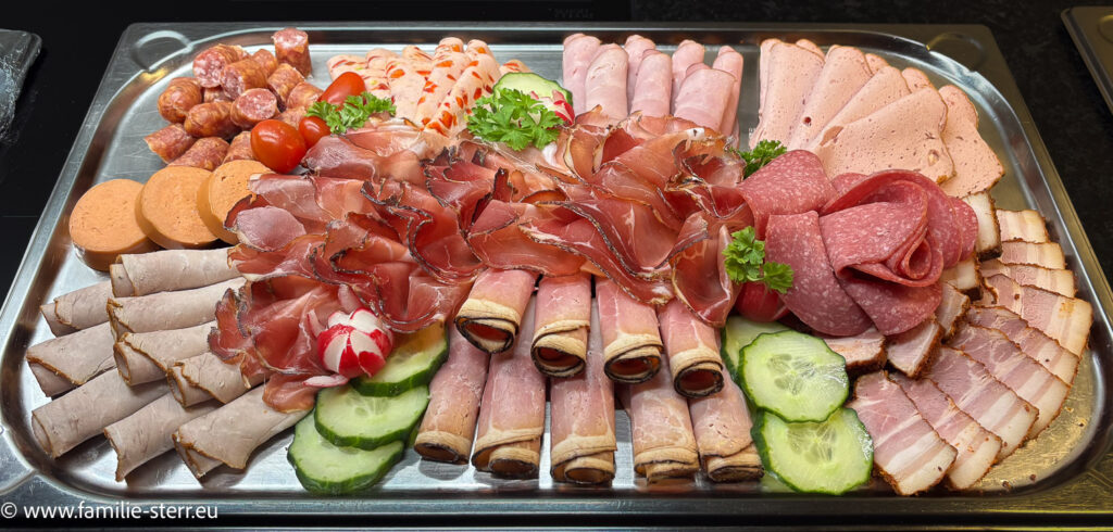 Wurstplatte auf Astrids Brunchbuffet