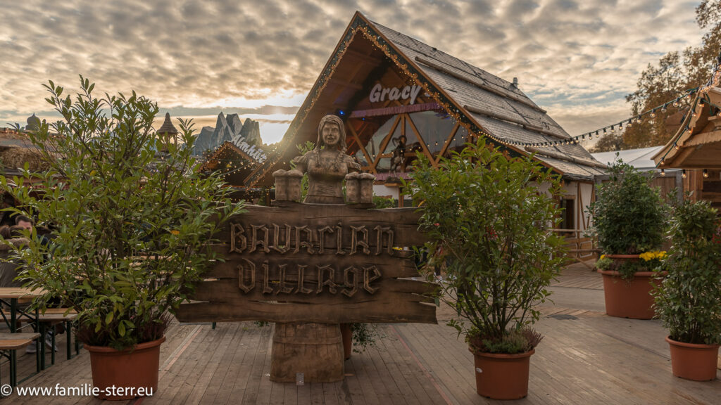 Eines der Bierzelte im Bavarian Village in London