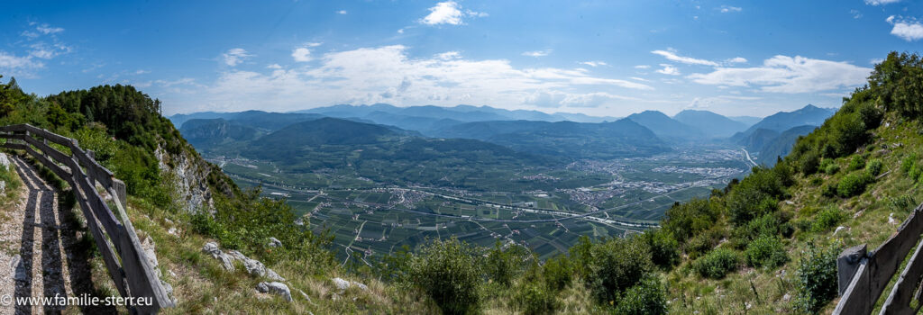 Blick über das Etschtal im Trient